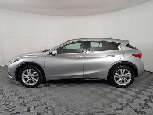 2018 INFINITI QX30 PURE