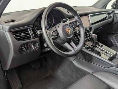 2024 Porsche Macan AWD