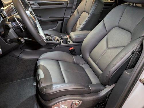 2026 Porsche Macan T