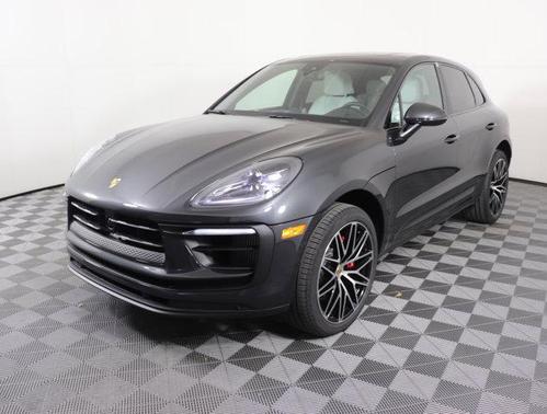 2025 Porsche Macan Base
