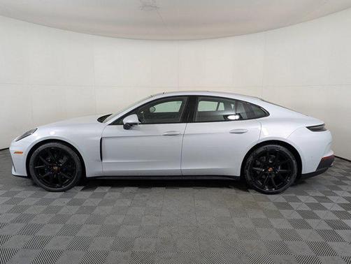 Ice Grey Metallic 2026 Porsche Panamera 4