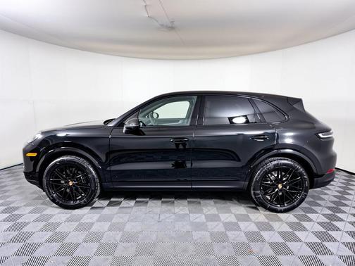 Chromite Black Metallic 2026 Porsche Cayenne Cayenne