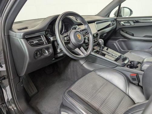 2023 Porsche Macan T