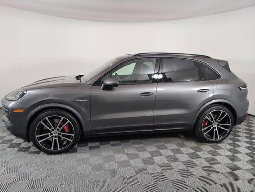 2025 Porsche Cayenne S