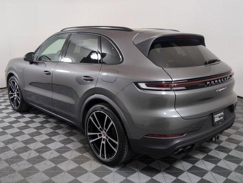 2025 Porsche Cayenne S