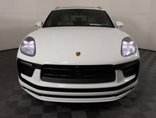 2025 Porsche Macan Base