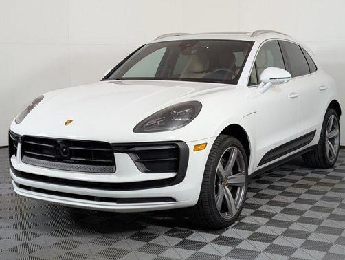2025 Porsche Macan AWD