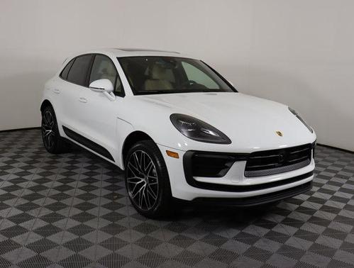 2025 Porsche Macan Base