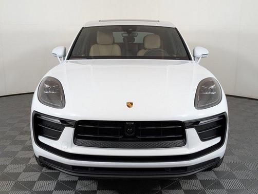 2026 Porsche Macan AWD