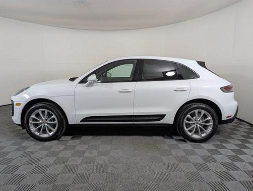 2026 Porsche Macan AWD