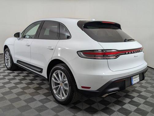 2026 Porsche Macan AWD