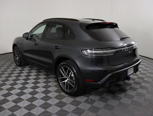 2025 Porsche Macan Base