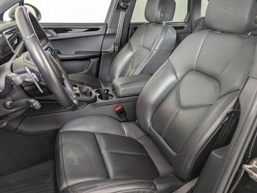 2023 Porsche Macan T