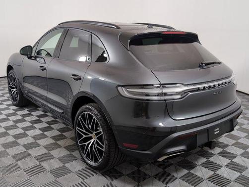 2025 Porsche Macan AWD