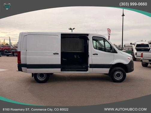 2022 Mercedes-Benz Sprinter 2500 Standard Roof w/144  WB Van 3D