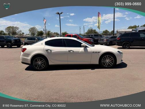 Bianco 2014 Maserati Ghibli S Q4