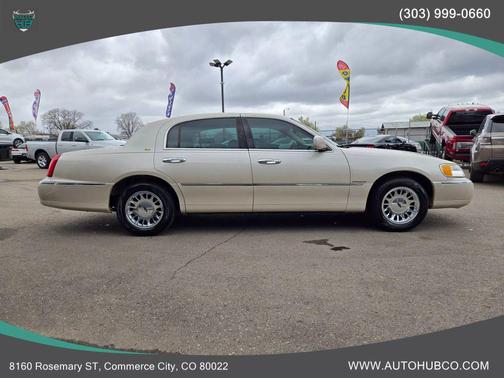 2000 Lincoln Town Car Cartier