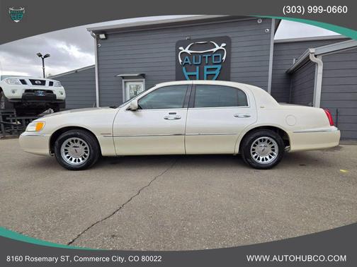 2000 Lincoln Town Car Cartier