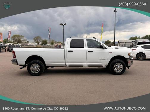 Bright White Clearcoat 2022 RAM 2500 Tradesman Crew Cab 4x4 8' Box