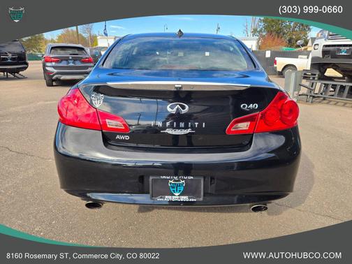 2015 INFINITI Q40 Base