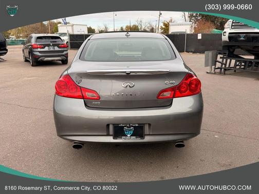 2015 INFINITI Q40 Base