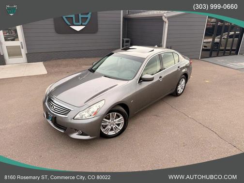 2015 INFINITI Q40 Base