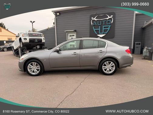 2015 INFINITI Q40 Base