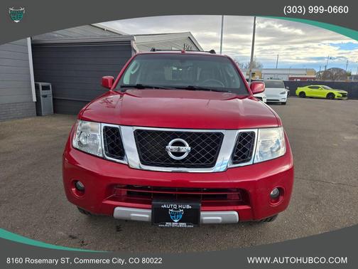 2011 Nissan Pathfinder LE