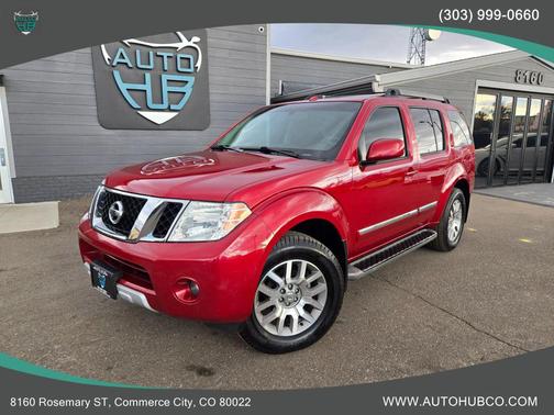 2011 Nissan Pathfinder LE