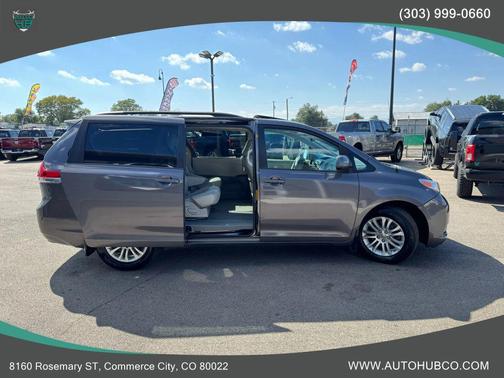 2011 Toyota Sienna XLE
