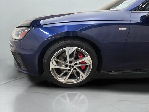 2022 Audi A4 45 S line Premium Plus