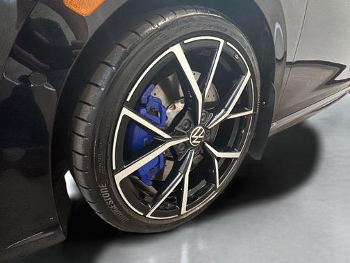 2024 Volkswagen Golf R 2.0T