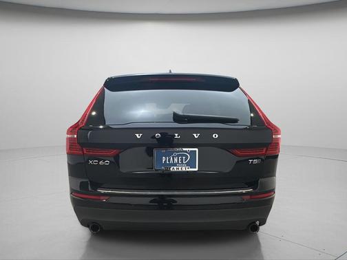 Onyx Black Metallic 2019 Volvo XC60 T5 Momentum