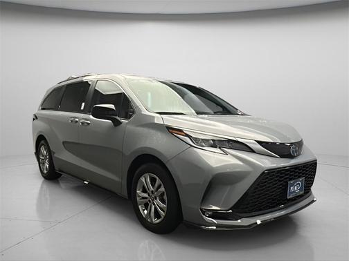 2023 Toyota Sienna XSE