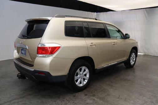2012 Toyota Highlander SE