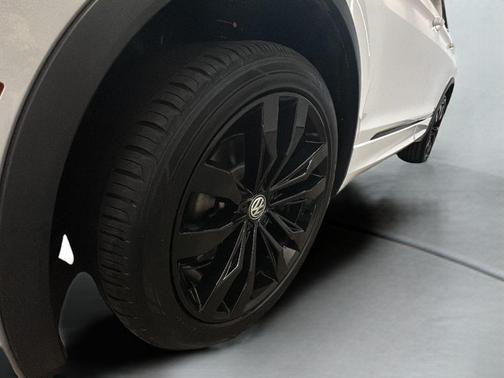 2021 Volkswagen Tiguan 2.0T SE R-Line Black