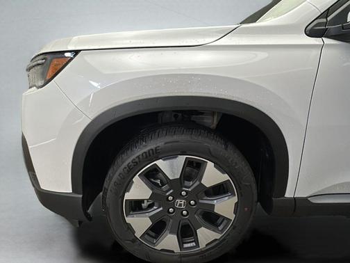 Platinum White Pearl 2026 Honda Pilot Touring
