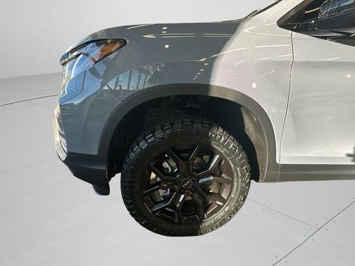 2026 Honda Ridgeline Black Edition Two-Tone