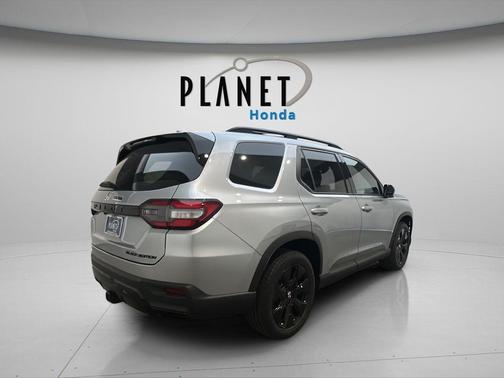 Solar Silver Metallic 2026 Honda Pilot Black Edition