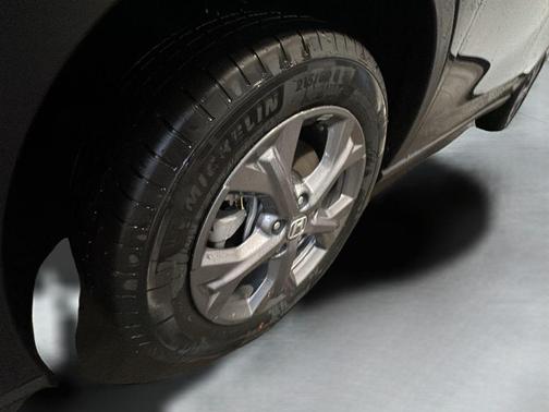 Crystal Black Pearl 2026 Honda HR-V LX