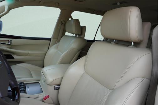 2014 Lexus LX 570 Base