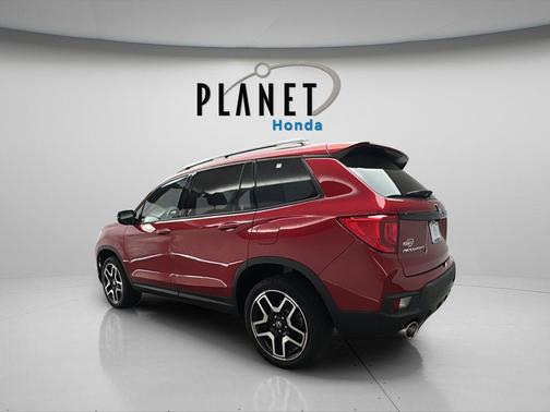 Radiant Red Metallic II 2022 Honda Passport Elite