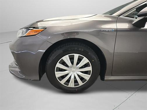 2020 Toyota Camry Hybrid LE