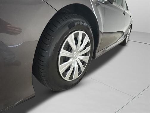 2020 Toyota Camry Hybrid LE