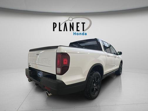 Platinum White Pearl 2026 Honda Ridgeline Black Edition
