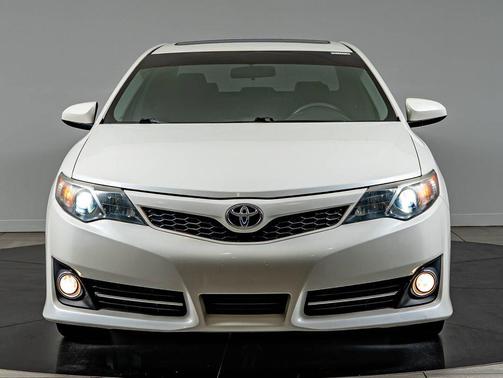 Blizzard Pearl 2012 Toyota Camry SE Limited Edition