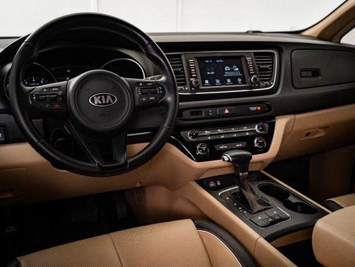 2018 Kia Sedona LX