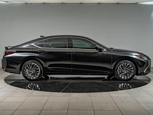 Caviar 2025 Lexus ES 300h Luxury