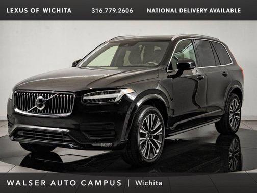 2022 Volvo XC90 T6 Momentum