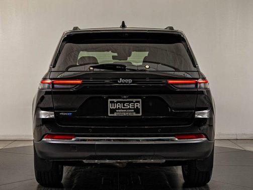 Diamond Black Crystal Pearlcoat 2022 Jeep Grand Cherokee 4xe Base
